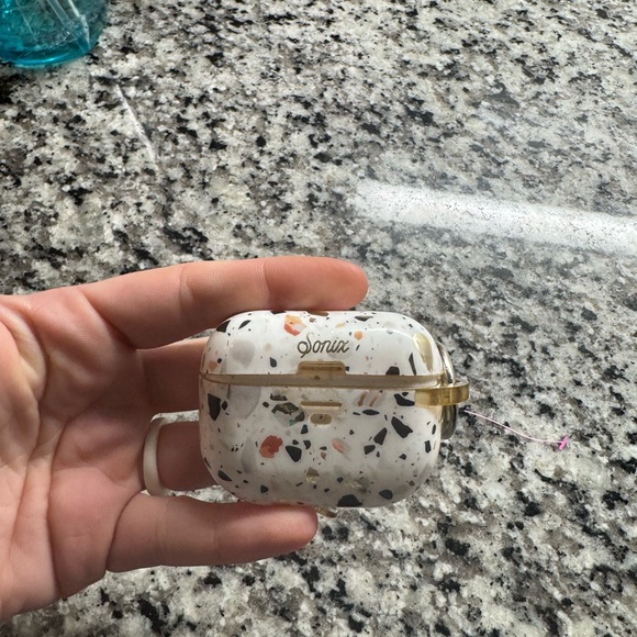 AirPods Pro w/ case - Picture 3 of 4